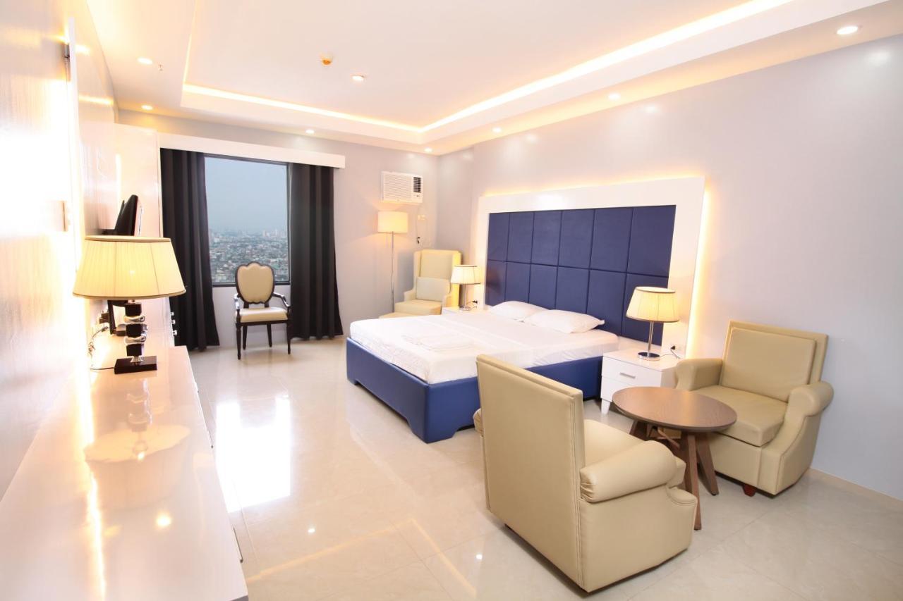 Malate Bayview Mansion City View Manila Esterno foto