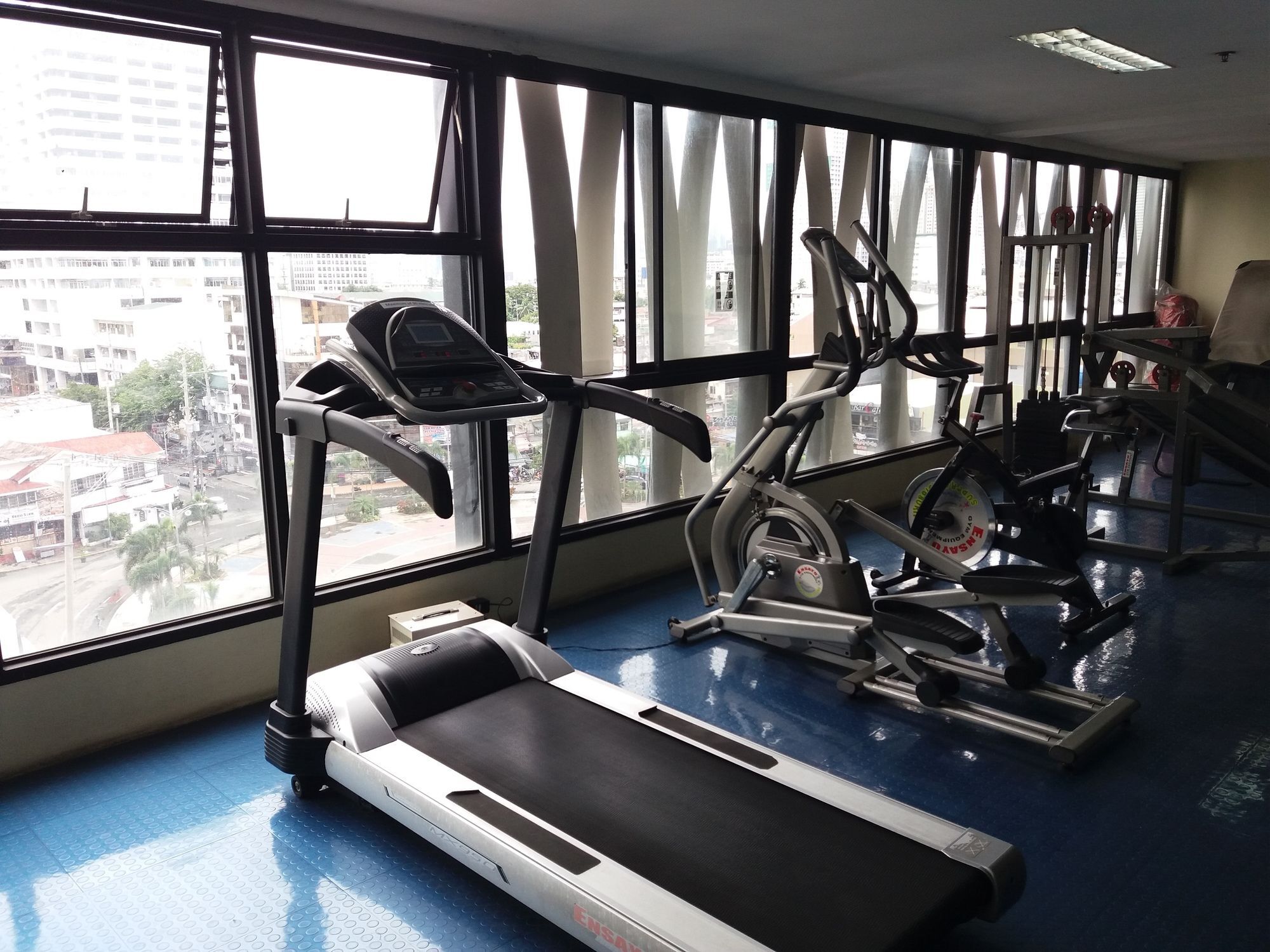 Malate Bayview Mansion City View Manila Esterno foto